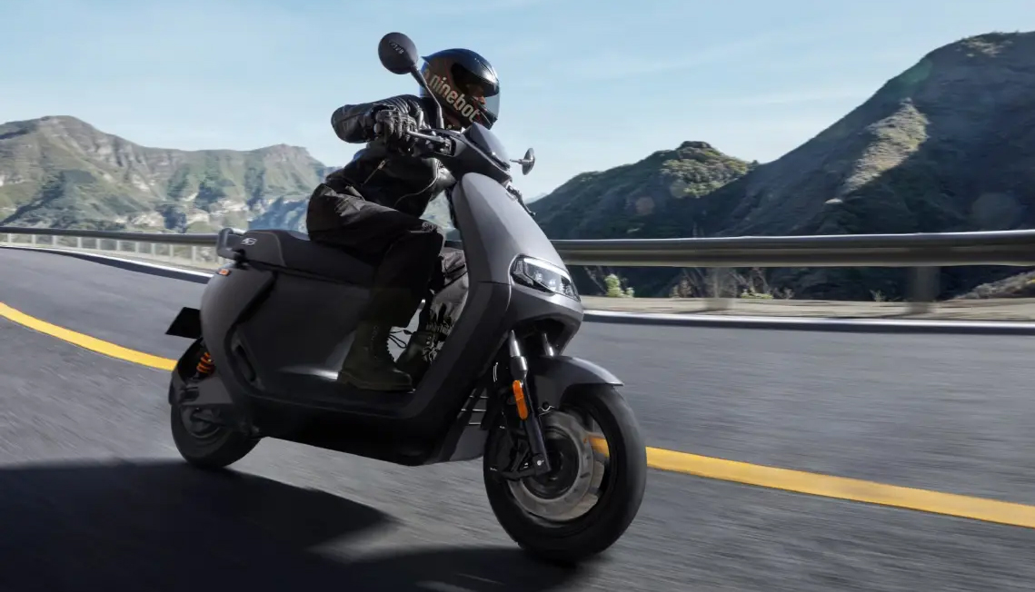 半固态电池电摩实现量产